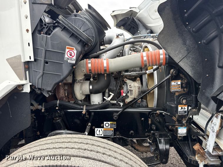 image for item EG2169 2015 Kenworth T370 utility / service truck