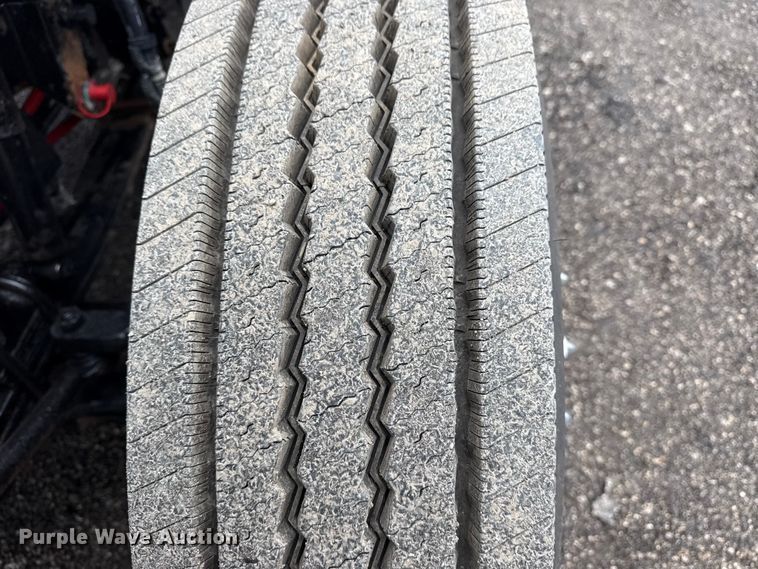 image for item EG2169 2015 Kenworth T370 utility / service truck