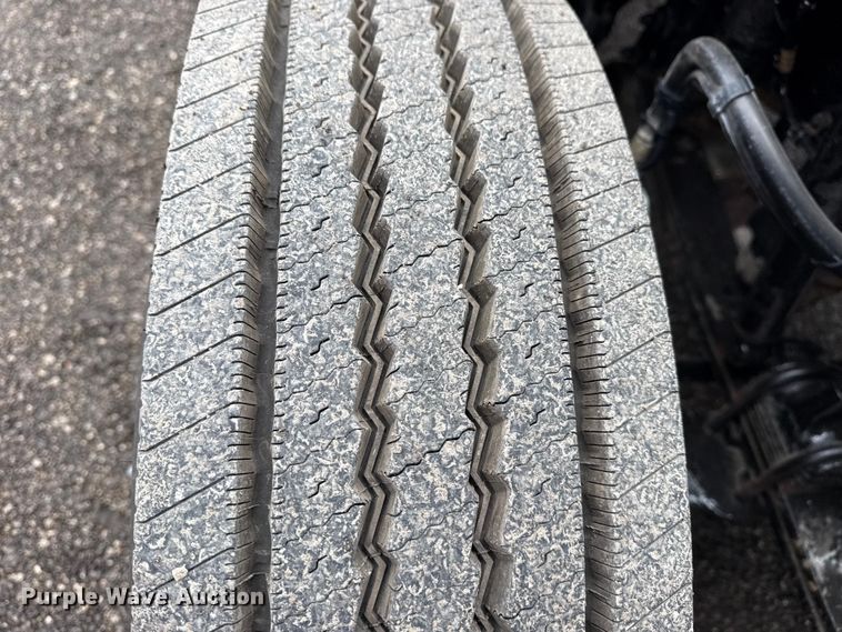 image for item EG2169 2015 Kenworth T370 utility / service truck