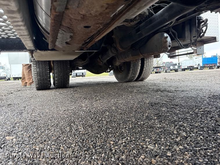 image for item EG2169 2015 Kenworth T370 utility / service truck