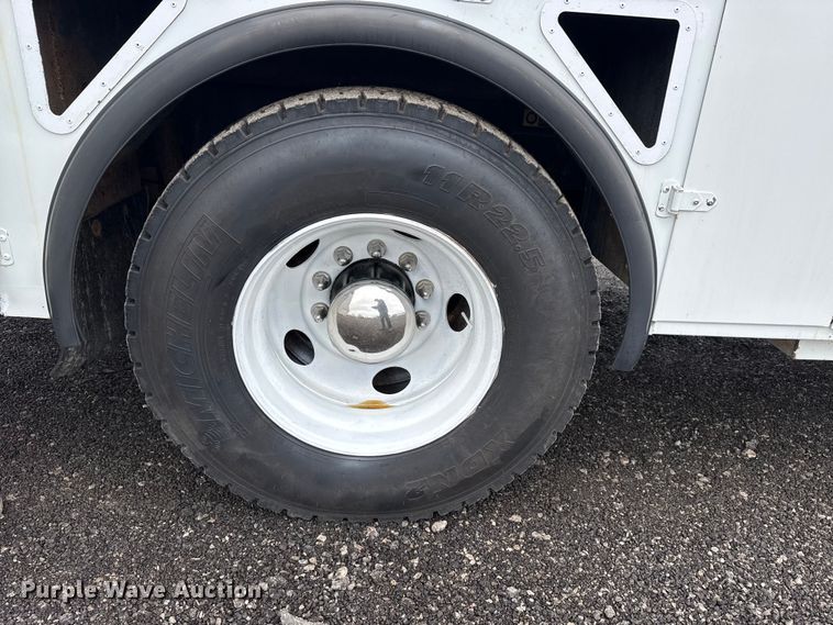 image for item EG2169 2015 Kenworth T370 utility / service truck