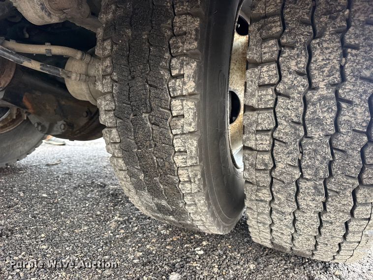 image for item EG2169 2015 Kenworth T370 utility / service truck