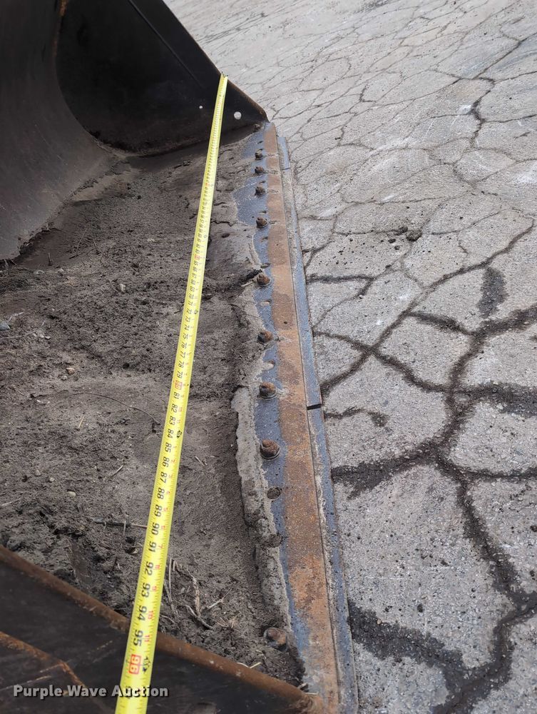 image for item EG2728 1999 New Holland LW110 wheel loader