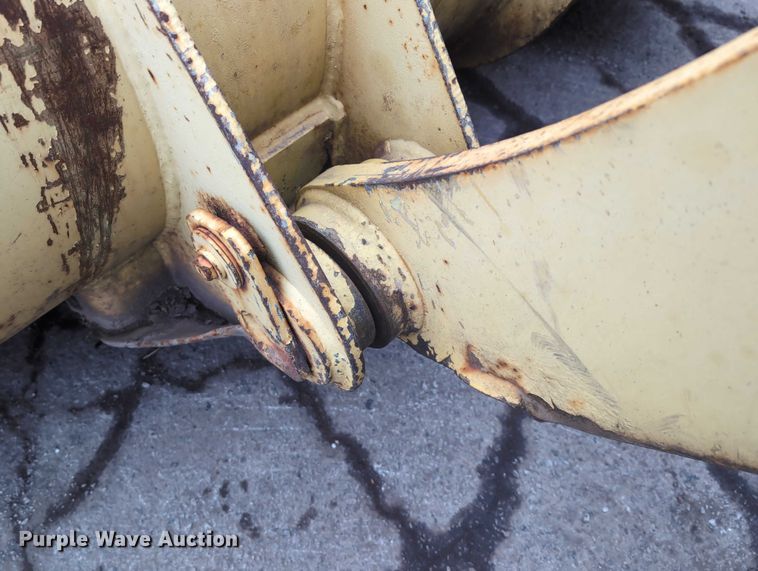 image for item EG2728 1999 New Holland LW110 wheel loader