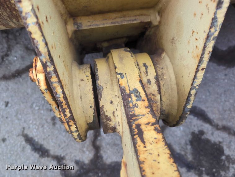 image for item EG2728 1999 New Holland LW110 wheel loader