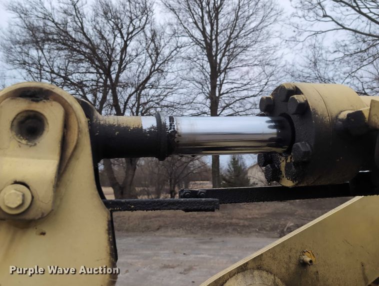 image for item EG2728 1999 New Holland LW110 wheel loader