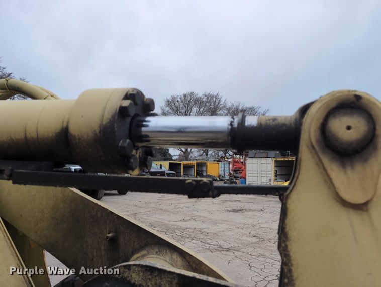 image for item EG2728 1999 New Holland LW110 wheel loader