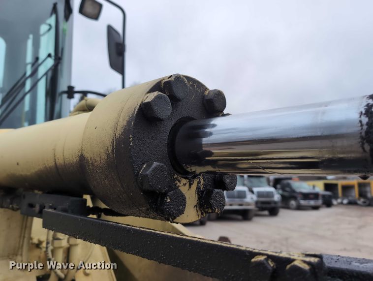 image for item EG2728 1999 New Holland LW110 wheel loader