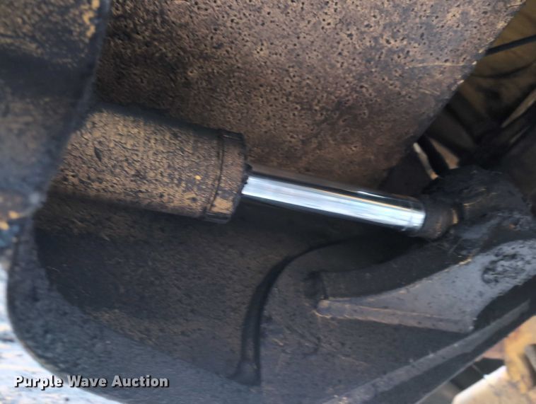 image for item EG2728 1999 New Holland LW110 wheel loader