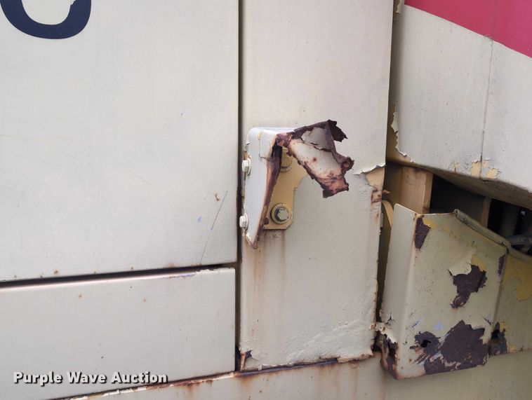 image for item EG2728 1999 New Holland LW110 wheel loader