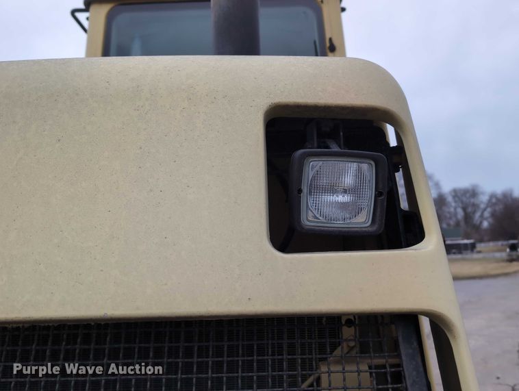 image for item EG2728 1999 New Holland LW110 wheel loader