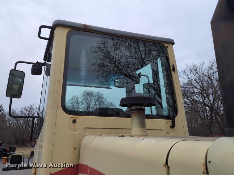 image for item EG2728 1999 New Holland LW110 wheel loader