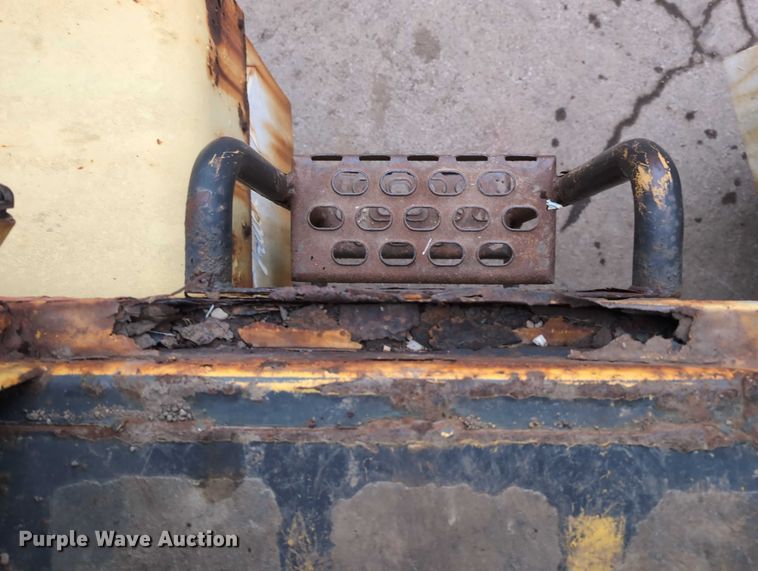 image for item EG2728 1999 New Holland LW110 wheel loader