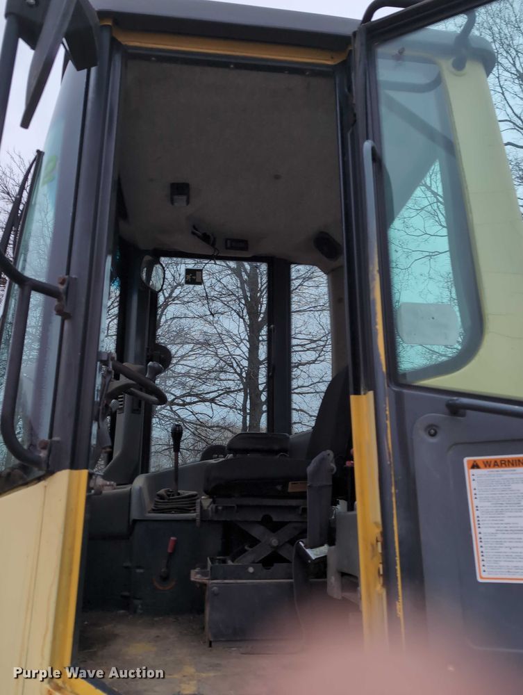 image for item EG2728 1999 New Holland LW110 wheel loader