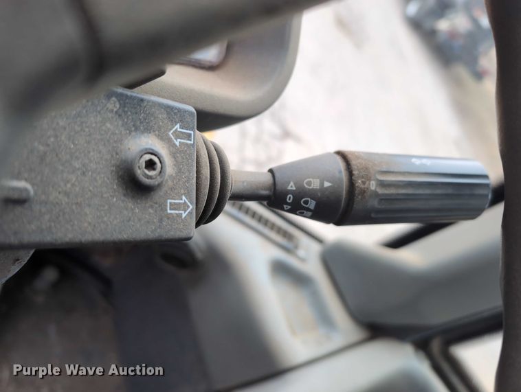 image for item EG2728 1999 New Holland LW110 wheel loader