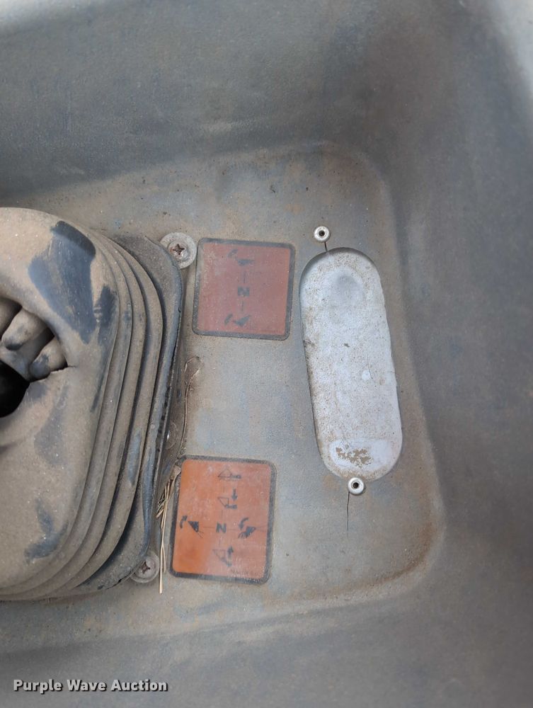 image for item EG2728 1999 New Holland LW110 wheel loader