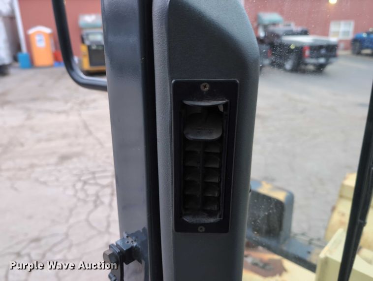 image for item EG2728 1999 New Holland LW110 wheel loader