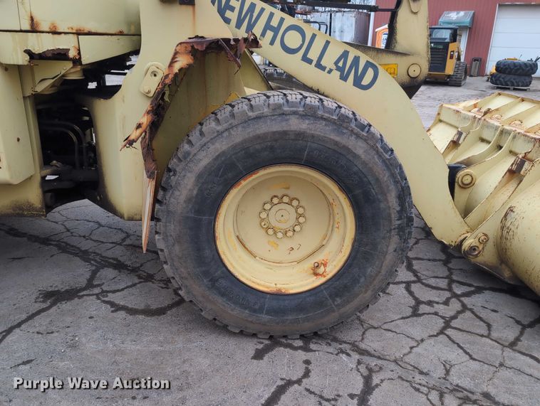 image for item EG2728 1999 New Holland LW110 wheel loader