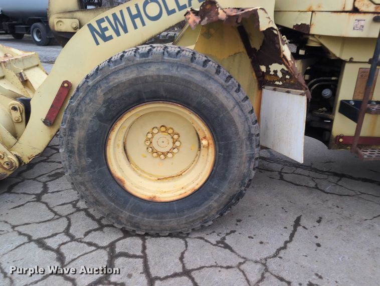 image for item EG2728 1999 New Holland LW110 wheel loader