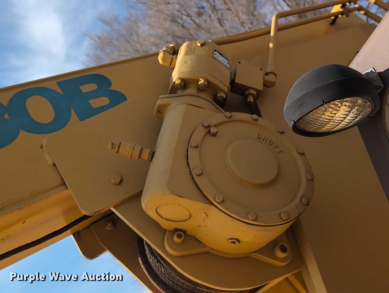 image for item EG2743 1983 Case 3330B crane