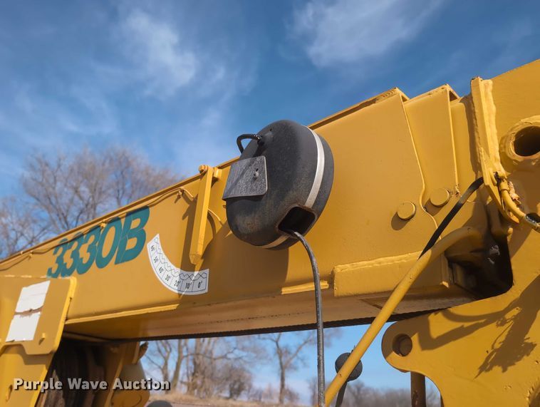 image for item EG2743 1983 Case 3330B crane