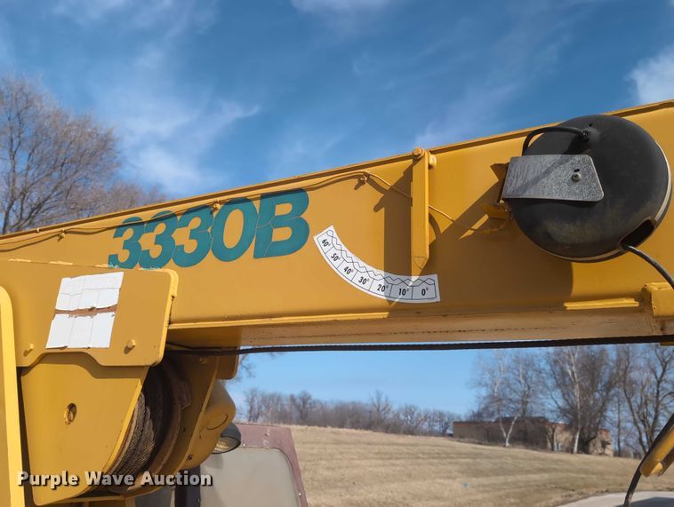 image for item EG2743 1983 Case 3330B crane