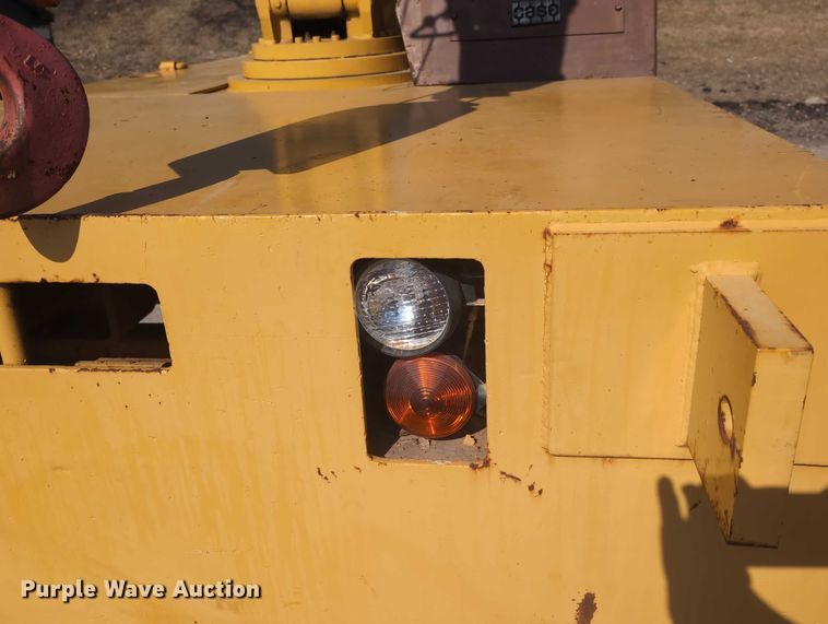 image for item EG2743 1983 Case 3330B crane