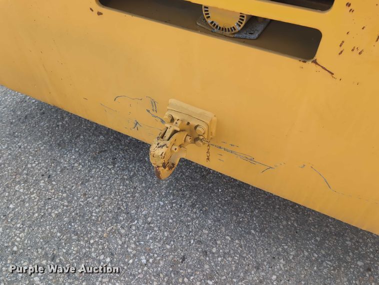 image for item EG2743 1983 Case 3330B crane