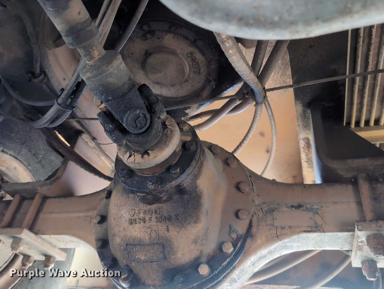 image for item EG2743 1983 Case 3330B crane