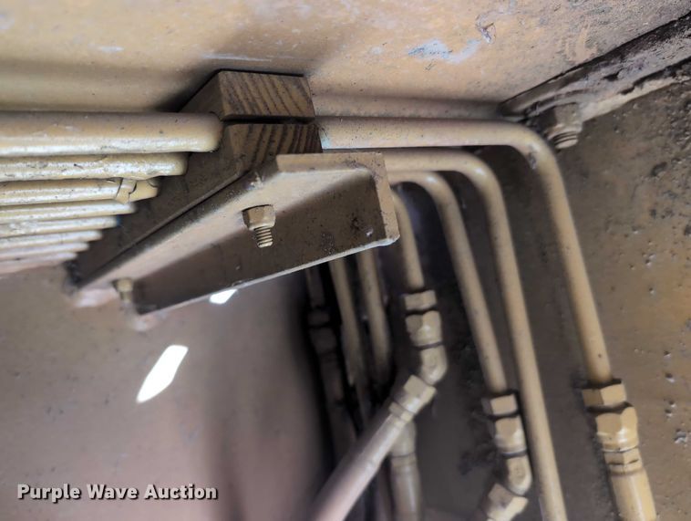 image for item EG2743 1983 Case 3330B crane