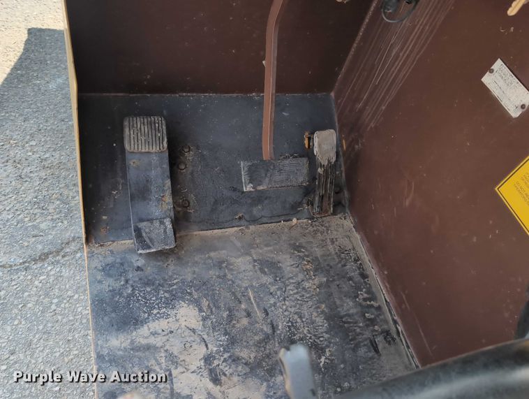 image for item EG2743 1983 Case 3330B crane