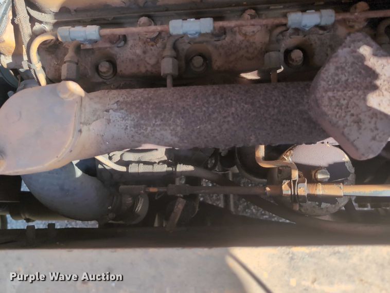 image for item EG2743 1983 Case 3330B crane