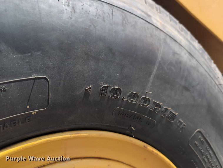 image for item EG2743 1983 Case 3330B crane