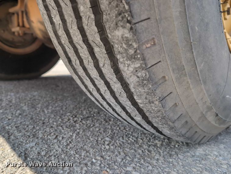 image for item EG2743 1983 Case 3330B crane