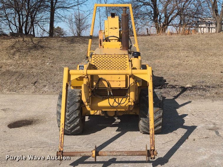 image for item EG2744 1997 Vermeer V4150a cable plow