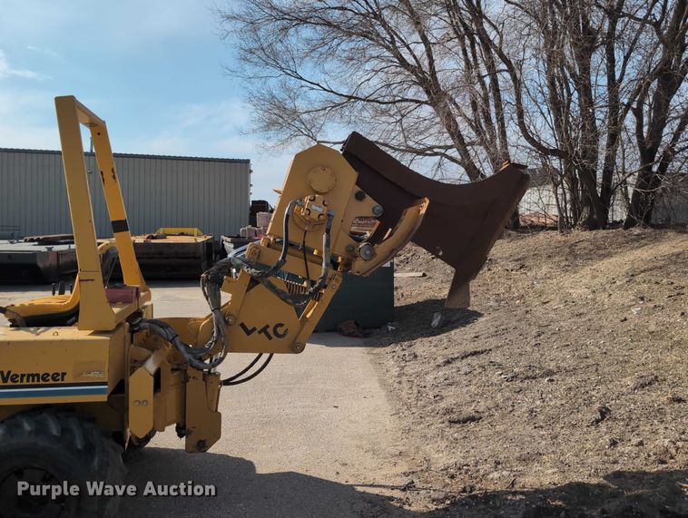 image for item EG2744 1997 Vermeer V4150a cable plow