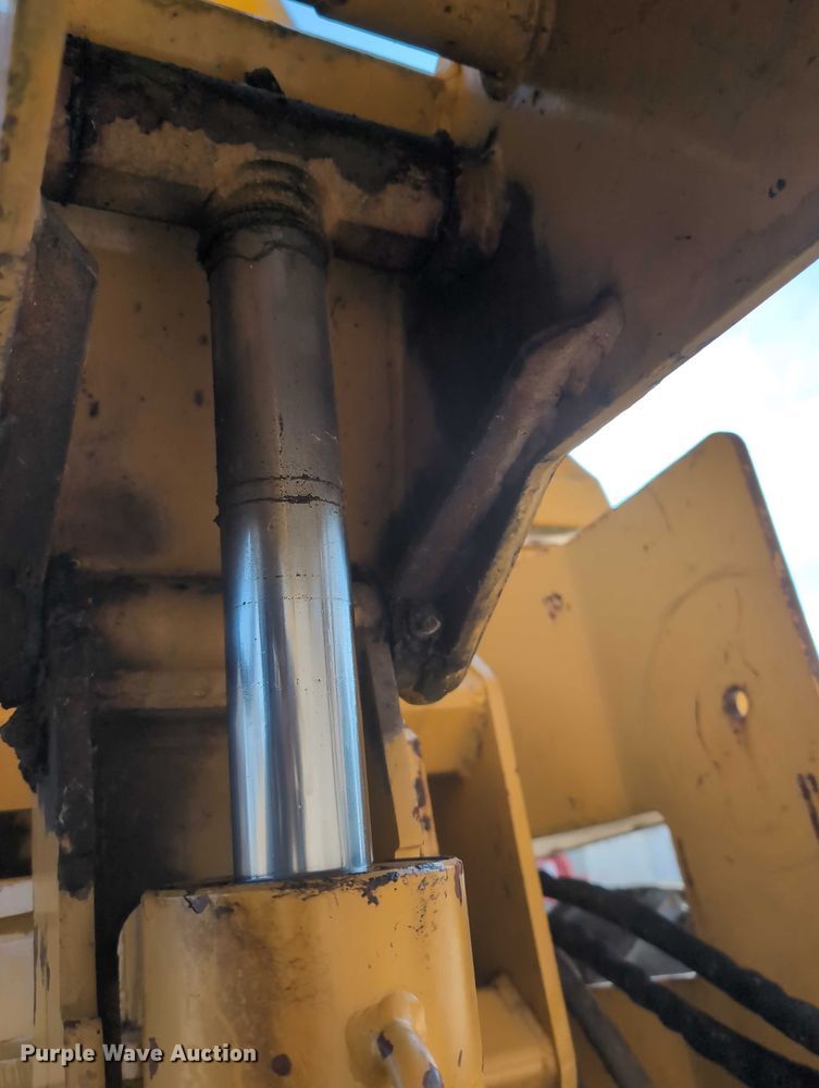 image for item EG2744 1997 Vermeer V4150a cable plow