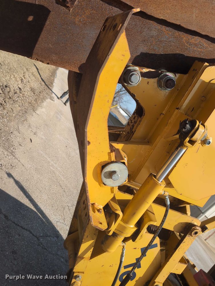 image for item EG2744 1997 Vermeer V4150a cable plow