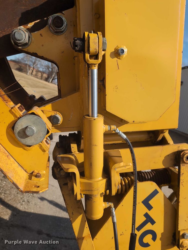 image for item EG2744 1997 Vermeer V4150a cable plow