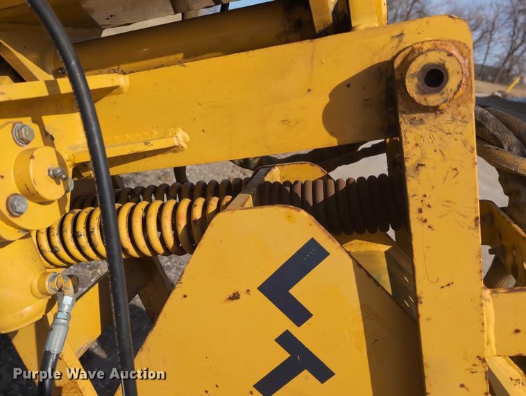 image for item EG2744 1997 Vermeer V4150a cable plow