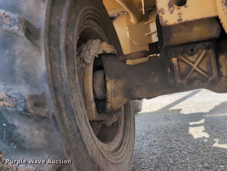 image for item EG2744 1997 Vermeer V4150a cable plow