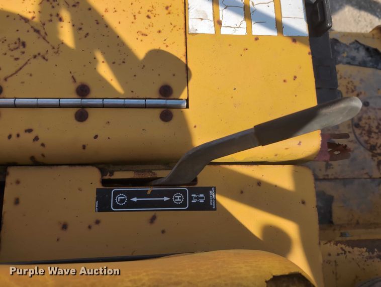 image for item EG2744 1997 Vermeer V4150a cable plow