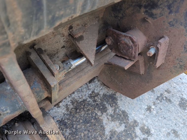 image for item EG2746 1989 John Deere 344E wheel loader