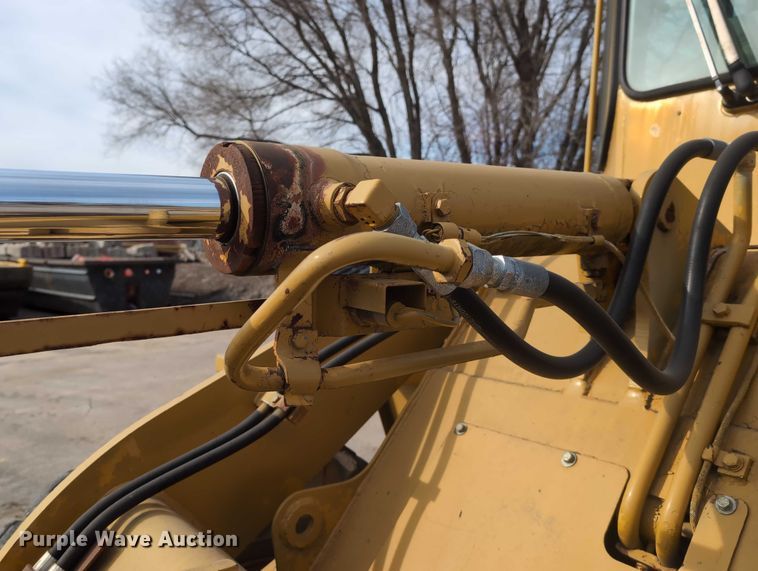 image for item EG2746 1989 John Deere 344E wheel loader
