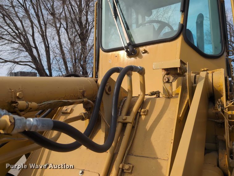image for item EG2746 1989 John Deere 344E wheel loader