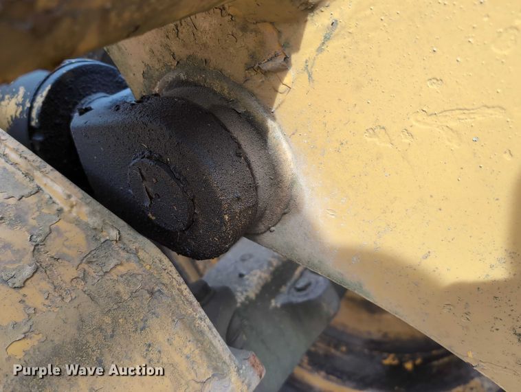 image for item EG2746 1989 John Deere 344E wheel loader