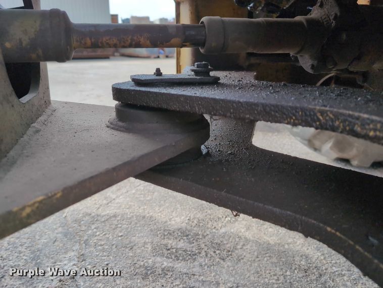 image for item EG2746 1989 John Deere 344E wheel loader