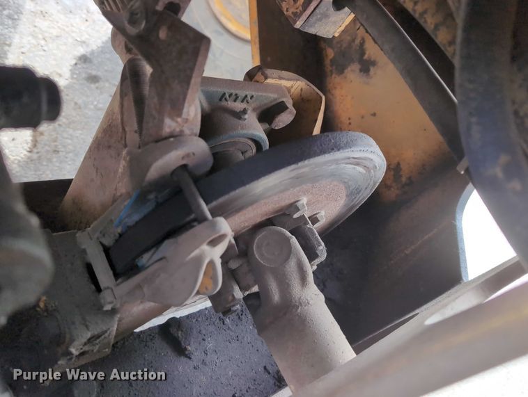 image for item EG2746 1989 John Deere 344E wheel loader