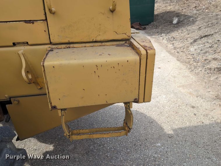 image for item EG2746 1989 John Deere 344E wheel loader