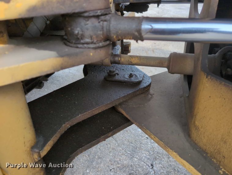 image for item EG2746 1989 John Deere 344E wheel loader